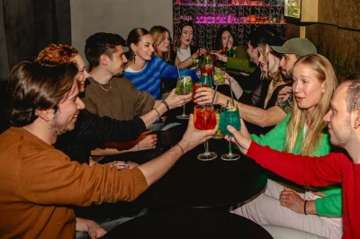 Feel florence’s nightlife with a guided bar crawl, dark medici tales, italian cocktails, and local wine. includes drinks, stories, and a friendly local guide.