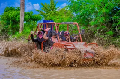 Explorez punta cana en buggy, goûtez café et chocolat bio, nagez dans une grotte d’eau naturelle et détendez-vous sur la plage sauvage de macao. transport et guide inclus.