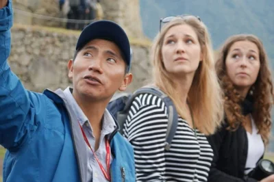 Explore machu picchu com guia particular, pickup flexível em aguas calientes e tempo para fotos, histórias e momentos de silêncio.