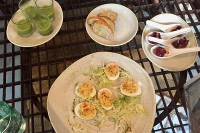 Sample jamaican patties, seasonal farm bites & craft coffee on a newport food tour with a local guide. walk historic streets, taste diverse dishes, includes all food.