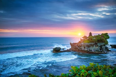 Feel the sea breeze at tanah lot temple, wander ubud’s monkey forest, see tegalalang rice terraces & cool off at tegenungan waterfall. includes pickup.