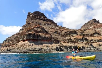 Feel the salt air as you kayak along gran canaria’s cliffs, explore volcanic caves, and snorkel quiet coves—includes equipment, snacks, and a local guide.