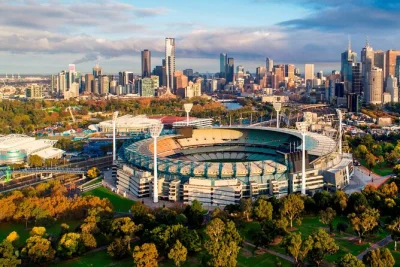 Découvrez l’histoire sportive de melbourne avec une promenade au bord de la yarra, une visite exclusive du mcg et un accès facile depuis federation square. billets d’entrée inclus.