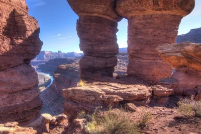 Feel the wild side of canyonlands on a full-day 4wd tour from moab, with short hikes, ancient rock art, and a picnic lunch. includes transport & guide.