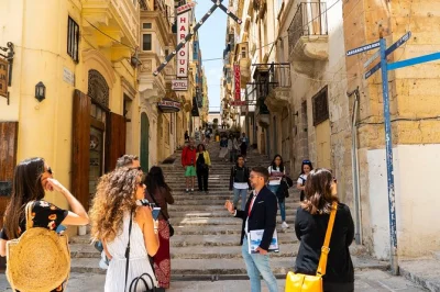 Discover valletta’s rich history, taste maltese pastizzi, and explore hidden alleys on a guided walking tour. perfect for foodies and culture lovers.