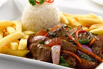 Cocina platos peruanos en cusco con un chef. visita el mercado san pedro, compra ingredientes locales y disfruta de una experiencia práctica. privada e inclusiva.