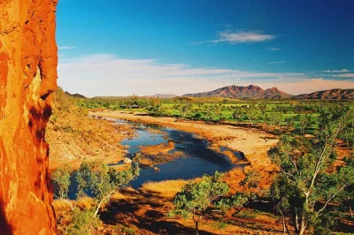 Feel the desert’s colors on a west macdonnell ranges day trip from alice springs. walk ancient gorges, swim at ellery creek, enjoy lunch, with pickup included.