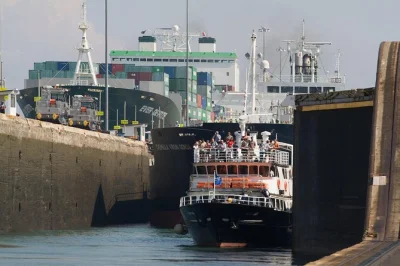 Feel the thrill of panama canal’s locks, cruise under iconic bridges, watch ships rise and fall, and share stories with locals. includes lunch & guide.