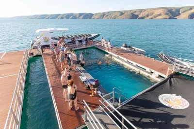 Siente la emoción de horizontal falls en lancha rápida, aterriza en talbot bay en hidroavión y disfruta un almuerzo fresco de barramundi. incluye recogida, guía local y visita a comunidad aborigen