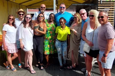 Reserve um tour privado em st maarten com guia vip, veja os aviões em maho beach, philipsburg, marigot, grand case e aproveite bebidas e paradas flexíveis.