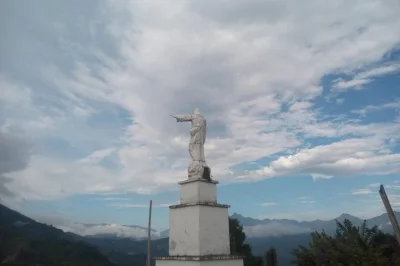 Discover jardín’s christ the king tour: hike to a hidden waterfall, see panela making, enjoy local coffee, and take in panoramic town views with a native guide.