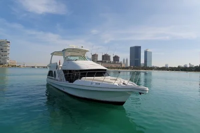 Découvrez dubaï depuis un yacht privé, admirez burj al arab et ain dubai, profitez d’un bbq optionnel, de boissons fraîches et d’un équipage sympa. accès fauteuil roulant inclus.