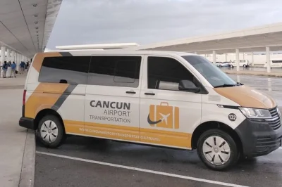 Direkt vom cancun flughafen zum hotel an der kukulcan boulevard – privater transfer mit zweisprachigem fahrer, inklusive hin- und rückfahrt sowie persönlichem empfang am flughafen.