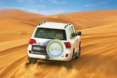Vivez l’aventure du désert de dubaï avec dune bashing, sandboard, balades à dos de chameau et un dîner bbq. transfert hôtel, spectacles live et options végétariennes inclus.