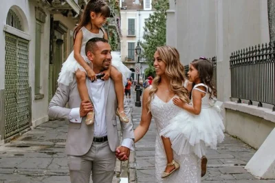 Entdecke das french quarter in new orleans mit einem lokalen fotografen, halte ikonische orte wie bourbon street und jackson square fest und erhalte 15-20 professionell bearbeitete fotos nach der tour