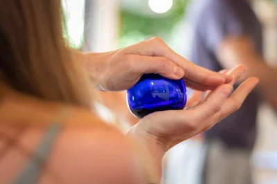 Scopri gli uliveti di corfù, assaggia l’olio premiato al frantoio del governatore, partecipa a una degustazione guidata con esperti locali e gusta specialità greche. pickup incluso.