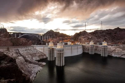 Start your morning with a hot breakfast before exploring hoover dam, walking the bypass bridge, and touring the generator room—includes hotel pickup.