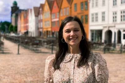 Feel bergen’s past & present on a small-group walking tour with a local guide. explore the fortress, unesco bryggen, hidden streets, and food spots. includes all guiding.