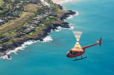 Voe de helicóptero privado sobre a kona coast, de kailua-kona até captain cook ou kua bay. assentos na janela, bate-papo com o piloto e check-in fácil incluídos.