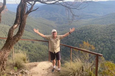 Descubre las blue mountains con desayuno en un pueblo, el tren más empinado del mundo, canguros en featherdale y almuerzo incluido de regreso a sídney.