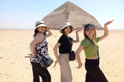 Descubre el antiguo egipto en sakkara, memphis y dahshur con una excursión privada desde el cairo, con guía experto, recogida en hotel y opciones de almuerzo o paseo en quad.
