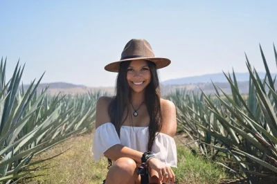 Scopri la tequila premium a jalisco con un maestro, visita distillerie boutique, gusta la colazione e vivi il mariachi dal vivo—con pick-up in suv di lusso.