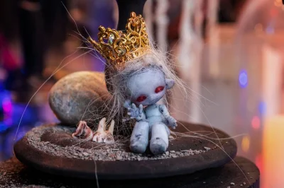 Découvrez le musée des contes perdus à zagreb, un voyage au cœur des mythes croates avec plus de 130 histoires, audio-guide inclus et billet facile à réserver.