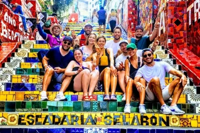 Disfruta samba en santa teresa, sube los escalones selarón y contempla el cristo redentor con un tour privado por río. itinerario flexible, recogida en ciudad y guía multilingüe.