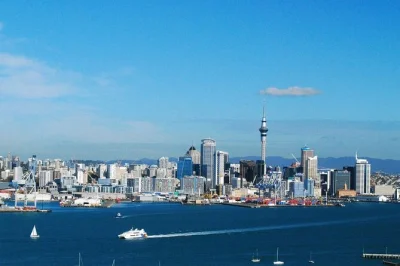 Entdecke auckland bei einer halbtägigen tour – schlendere durch devonports historische straßen, beobachte yachten in der westhaven marina und genieße den bequemen hoteltransfer.