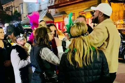 Erlebe new orleans bei einer geistertour & haunted pub crawl – besuche das lalaurie mansion, trinke in piratenbars, genieße einen gratis-shot und höre 300 jahre düstere geschichten.