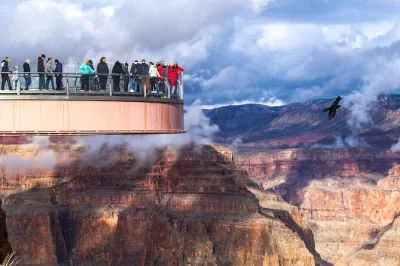 Start your day with ihop breakfast, see hoover dam’s bridge, then walk the grand canyon skywalk. includes lunch options and las vegas hotel pickup.