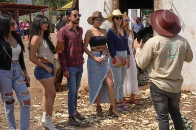 Scopri tequila e amatitan con degustazioni, visita a distillerie artigianali, grotte storiche e musica messicana—trasporto privato e guida locale inclusi.