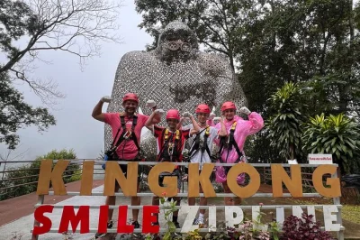 Vive el zipline más largo de chiang mai, explora la aldea mae kampong y relájate en las aguas termales de san kamphaeng en esta aventura privada.
