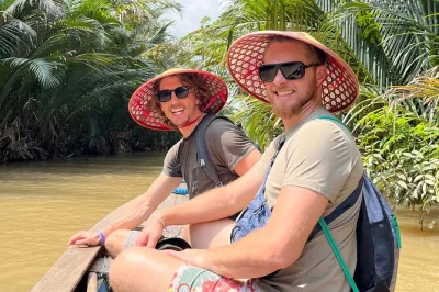 Erlebe das mekong-delta: vorbei an kokospalmen, honigtee in my tho genießen und entspannt durch ben tres ruhige wege radeln – mit mittagessen und hoteltransfer ab ho-chi-minh-stadt.