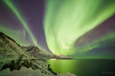 Chase the northern lights from tromso in a small group minivan tour with warm overalls, boots, coffee, muffins & expert photo tips. includes pickup at radisson blu.