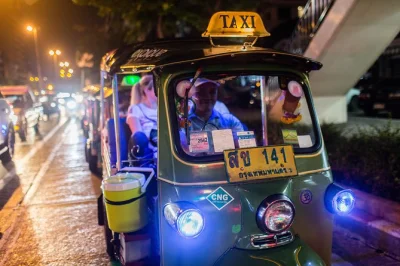 Feel the pulse of bangkok at night by tuk tuk—temples glowing, flower markets buzzing, and chinatown’s flavors. includes dinner, snacks, and local guide.