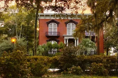 Start your savannah historic district tour with a local storyteller, wander squares, see the juliette gordon low birthplace & mickve israel temple, wheelchair accessible.