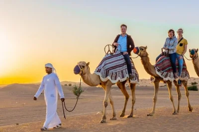 Découvrez le désert de dubaï avec du dune bashing, une balade à dos de chameau, du sandboard et un dîner barbecue. prise en charge à l’hôtel et spectacles en soirée au camp inclus.