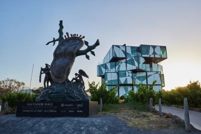 Start your mclaren vale winery day trip from adelaide with flexible hop-on hop-off stops, local wines, and relaxed bus transfers—includes city or regional pickup.