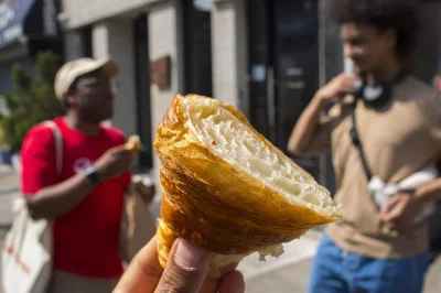 Brooklyn entdecken: start mit gebäck in carroll gardens, 7 lokale leckereien probieren, familienbetriebe kennenlernen und mit hausgemachter schokolade abschließen – inkl. guide und verkostungen.