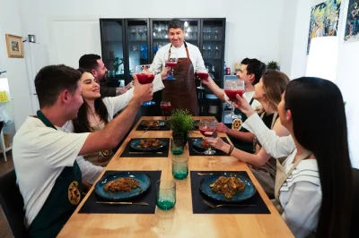Descubre madrid desde su cocina: aprende a hacer paella al fuego, prepara sangría con 11 ingredientes y disfruta tapas con locales. incluye degustaciones y guía local.