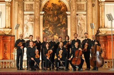 Viva uma noite na igreja de san vidal em veneza com interpreti veneziani, tocando vivaldi e mozart em um cenário do século xvii. inclui programa do concerto.