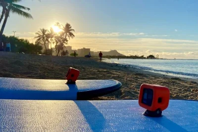 Oahu abseits der waikiki-massen surfen lernen – nur zwei teilnehmer pro kurs. mehr wellen, gopro-videos inklusive, komplette ausrüstung und einfache buchung.