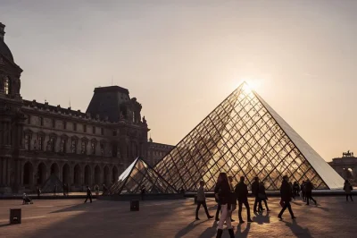 Hear the hush of the louvre at closing, see the mona lisa up close with fewer crowds, and explore masterpieces with an art historian guide. includes skip-the-line entry.