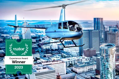 Sinta a energia de nashville do alto em um passeio de helicóptero pelo centro. sobrevoe broadway, music row e o parthenon com um piloto local — opções acessíveis disponíveis.