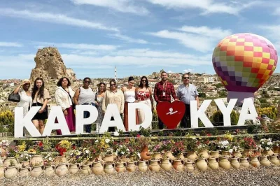 Découvrez les cheminées de fées de cappadoce, le musée en plein air de zelve et la vallée des pigeons lors d’une visite guidée privée. prix fixe jusqu’à 15 personnes. réservez votre group