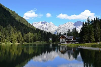 Explore madonna di campiglio em um passeio de um dia autoguiado saindo de verona. motorista particular, paisagens dos dolomitas e charme da vila. reserve já seu lugar.