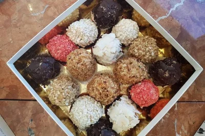 Découvrez les vues uniques de la high line, puis laissez-vous guider à travers les saveurs authentiques de greenwich village avec un local. comprend toutes les dégustations et deux balades à pied 