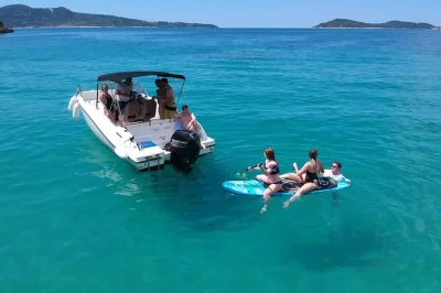 Erlebe eine private speedboot-tour ab dubrovnik zu den elafiti inseln, schwimme in der blauen höhle und entspanne am sandstrand von lopud. inklusive getränke & flexibler ablauf.