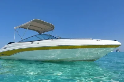 Sinta a emoção de um passeio de lancha particular em hurghada, nade com golfinhos selvagens, mergulhe em recifes coloridos e relaxe na ilha abu minqar—com tudo incluso.